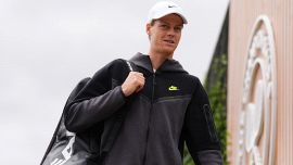 Olimpiadi: Sinner e l’Italia del tennis a Parigi. La coincidenza che fa sognare. Oro e terra: sembra il Roland Garros