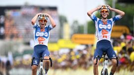 Tour de France, 1a Tappa: Bardet si prende la prima maglia gialla. Cavendish rischia grosso