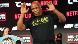 Boxe, rinviato il match tra Tyson e Paul: l'ulcera frena Iron Mike, se ne riparla in autunno