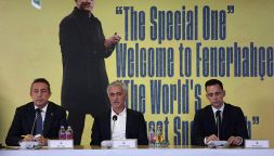 Mourinho al Fenerbahce lancia un messaggio alla Roma e avvisa sugli acquisti di mercato