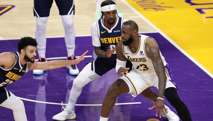 Basket NBA, LeBron porta JJ Redick sulla panchina dei Lakers. Come se Adani finisse ad allenare... la Juventus