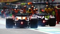 F1 Gp Austria: Verstappen e Piastri si scontrano, Russell ringrazia e vince su Piastri e Sainz. Calvario Leclerc