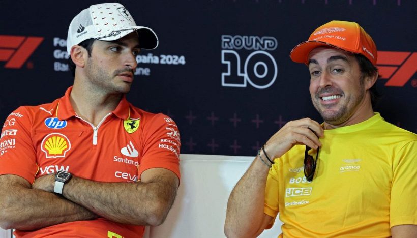 F1, Sainz derby in casa Ferrari: "Spagna-Italia, vinciamo 2-1" e Alonso esagera. Carlos: "Futuro a giorni""