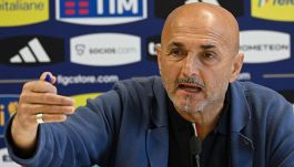 Italia, Spalletti si gioca tutto e cambia squadra: i tifosi lo aspettano al varco: formazioni ufficiali, non c'è Raspadori