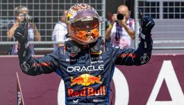 F1 Gp Austria: Verstappen firma una pole annunciata davanti a Norris e Russell. Sainz 4°, Leclerc sbaglia 6°