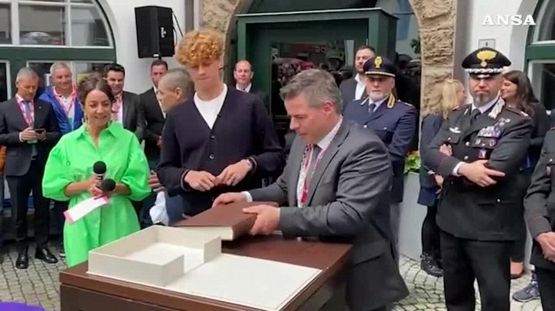 Sinner a Sesto, bagno di folla per la firma della cittadinanza onoraria