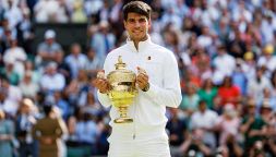 Alcaraz si prende Wimbledon dopo il Roland Garros: Sinner e Djokovic battuti, ma nel ranking è solo numero 3