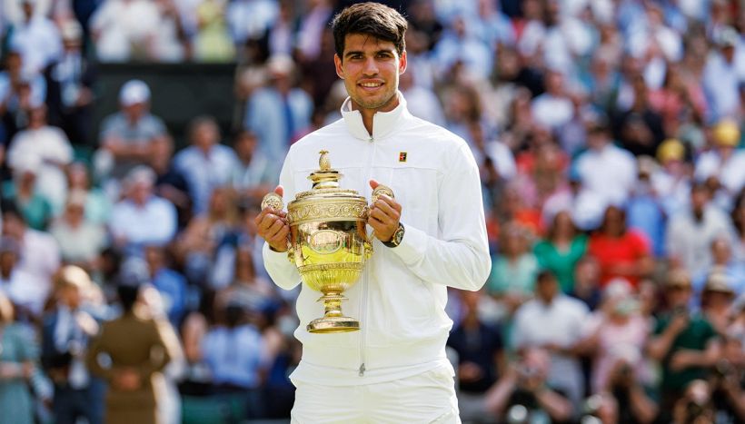 Alcaraz si prende Wimbledon dopo il Roland Garros: Sinner e Djokovic battuti, ma nel ranking è solo numero 3