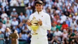 Alcaraz si prende Wimbledon dopo il Roland Garros: Sinner e Djokovic battuti, ma nel ranking è solo numero 3