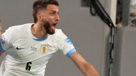 Ex Juventus Bentancur nei guai, ha provocato emorragia ad assistente Bielsa colpendolo con una bottiglia