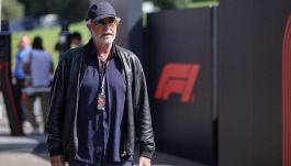 F1, Briatore vuota il sacco su crisi Ferrari, ingaggio Hamilton e Sainz in Alpine. Ma Ecclestone gli dà del bandito