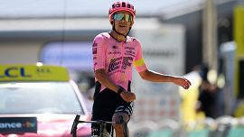 Tour de France, 17a tappa: Carapaz stavolta non sbaglia nulla. I big si muovono: Evenepoel avvicina Vingegaard