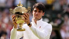 Wimbledon, Alcaraz si conferma Re: Djokovic battuto in tre set nel tempio londinese