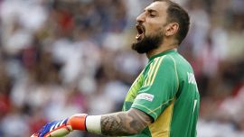 Italia, Donnarumma spiega cosa ha detto all'arbitro sul gol, Spalletti s'arrabbia con giornalista