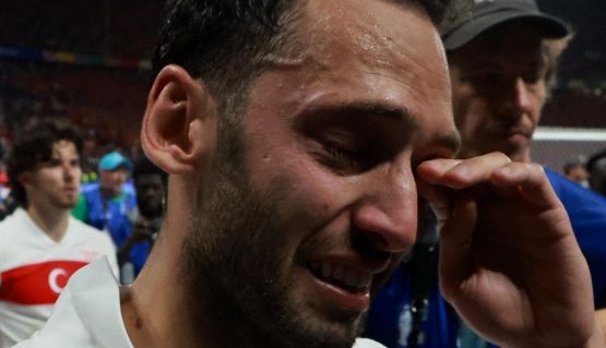 Euro 2024: Turchia, le lacrime di Calhanoglu accendono derby Inter-Milan: la polemica sul web