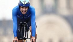 Olimpiadi, Ganna d'argento: mostruosa rimonta nella crono, riprende Van Aert ma Evenepoel è irraggiungibile