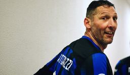 Materazzi, nuova frecciata ad Ibrahimovic: il post sotto la foto di Eto'o accende la polemica