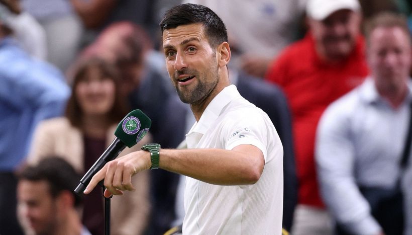 Wimbledon, Djokovic all’attacco: abbandona in polemica l’intervista BBC. E in sua difesa arriva McEnroe