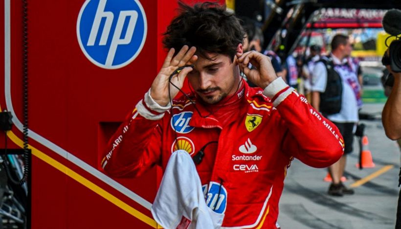 F1, Leclerc alza bandiera bianca. Il team radio è preoccupante, resa Ferrari ad Abu Dhabi