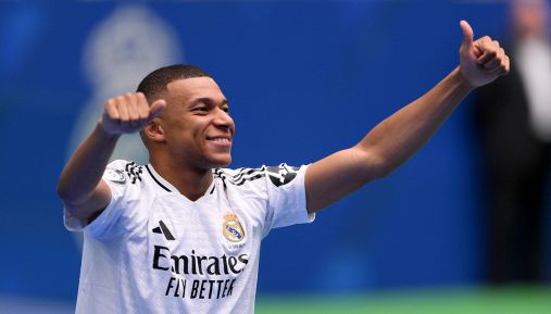 Mbappé, la presentazione al Real Madrid: 75mila al Bernabeu per il benvenuto a Kylian