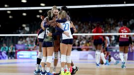 Olimpiadi, Egonu e il bacio a Moki De Gennaro: cos'è successo dopo il 3-1 dell’Italvolley alle dominicane