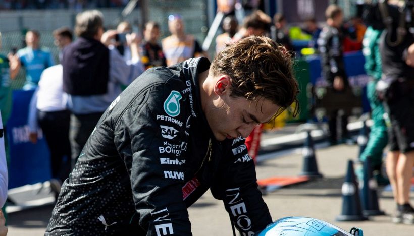 F1, Russell non si dà pace dopo la squalifica: "Straziante" e Toto Wolff fa mea culpa Mercedes