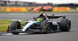 F1 Gp Silverstone pazzo: Hamilton capolavoro torna a vincere, Verstappen e Norris a podio. Sainz 5°, incubo Leclerc