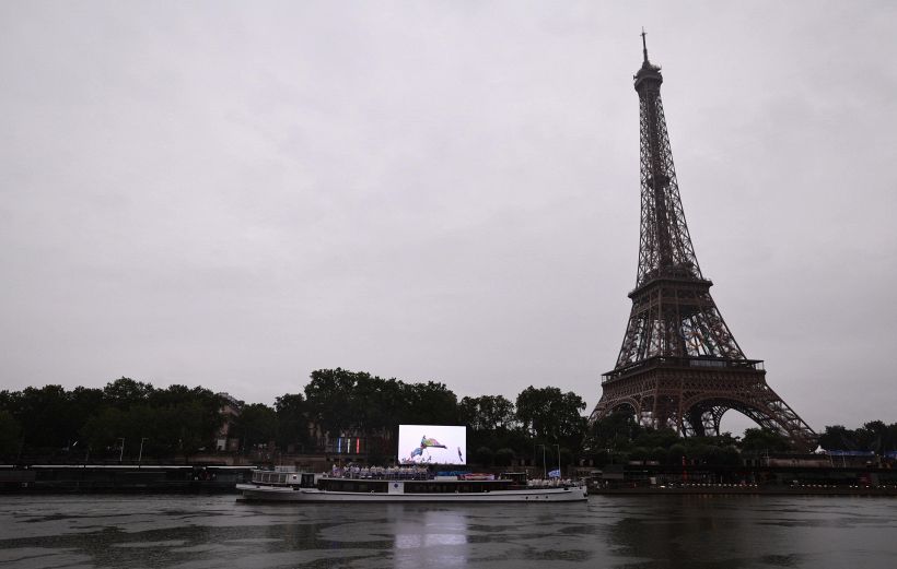 Parigi 2024: Senna inquinata, nuovo stop al triathlon. E il cibo del villaggio fa scappare i pallanuotisti croati