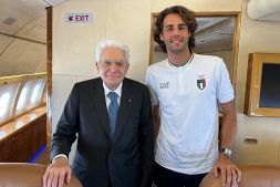 Mattarella a Parigi per i Giochi, l'incontro con gli azzurri