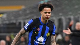 Inter, Dumfries rinnova, choc Buchanan: frattura della tibia, il suo 2024 potrebbe essere già finito