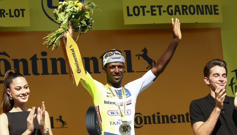 Tour de France, 12a tappa: tris di Girmay su Van Aert e Demare. Roglic cade e perde due minuti