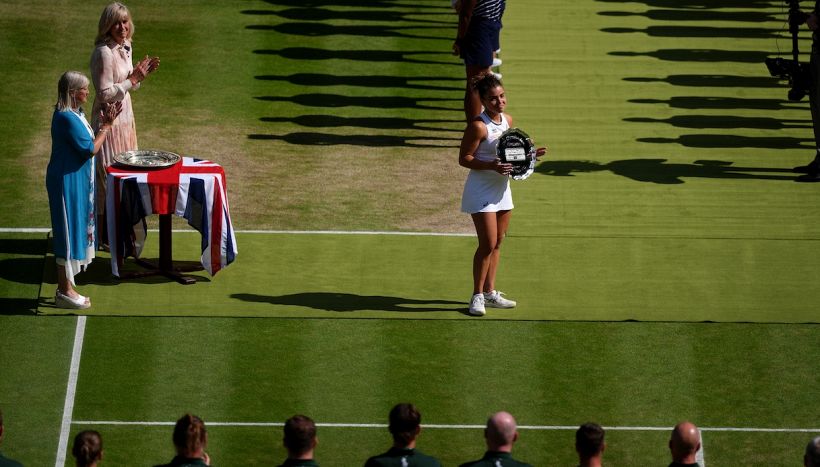 Wimbledon, Paolini perde contro Krejcikova ma conquista l’amore del pubblico: poi rivela un aneddoto su Federer