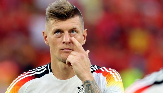 Kroos, schiaffo alla Germania: lascerei uscire mia figlia la sera in Spagna, non da noi. Immigrazione incontrollata