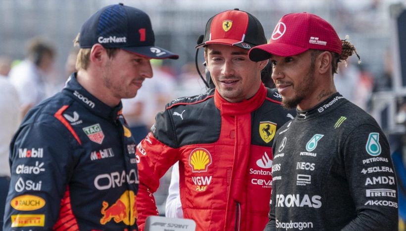 F1 Gp Belgio, Leclerc bacchetta la Ferrari: "Sperimentato troppo". Hamilton e Verstappen ne hanno per tutti