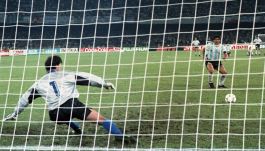 Maradona inedito, prima del rigore con l'Italia nel '90 disse: se sbaglio sono una m...