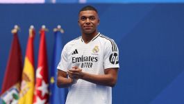 Mbappé al Real Madrid, la presentazione al Bernabeu: "Darò la vita per questo club"