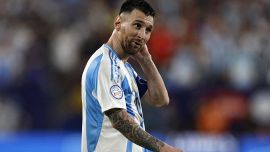 'Messi si scusi per canti razzisti': è crisi di Governo in Argentina e tensione con Macron