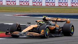 F1 Gp Silverstone: McLaren fa paura, doppietta Norris-Piastri in fp2. Ferrari indecisa tra Leclerc e Sainz