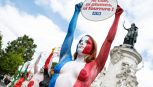 A Parigi protesta eclatante PETA nell'indifferenza dei presenti: le ragioni della contestazione fomentata dalle Olimpiadi