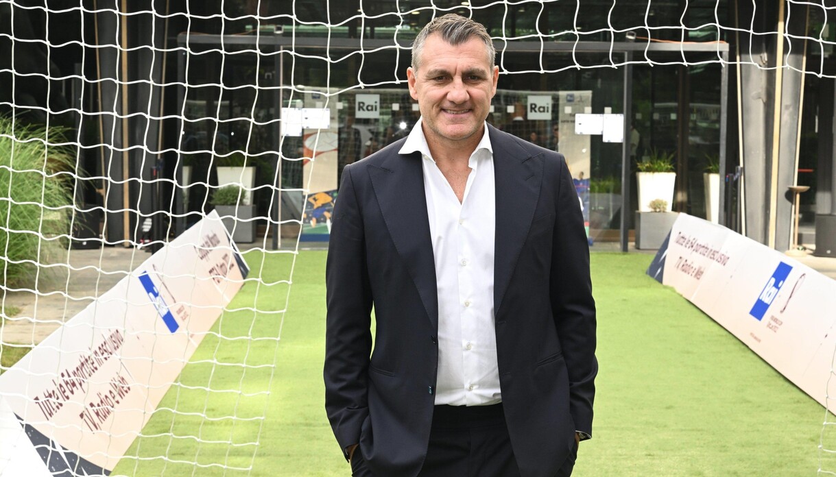 https://wips.plug.it/cips/sport.virgilio.it/cms/2024/07/vieri.jpg