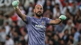 Como, la terza vita di Pepe Reina: torna in A a 41 anni: la storia di un portiere leader