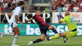 Cagliari-Como, moviola: Si rivede Di Bello, prima annulla gol poi fa infuriare i sardi
