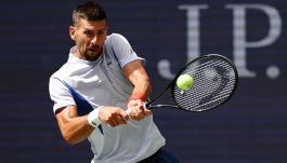 US Open, allarme Djokovic: interrotto l'allenamento con Rune, rischio ritiro. Sonego in finale a Winston-Salem