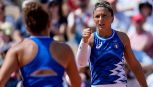 Sara Errani vittima di sessismo ai Giochi: frasi choc dei commentatori RMC, la condanna della stampa francese