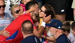 Parigi 2024, Djokovic: gioia incontenibile. Il bacio a moglie e figli, le lacrime e il selfie lo scatta Musetti