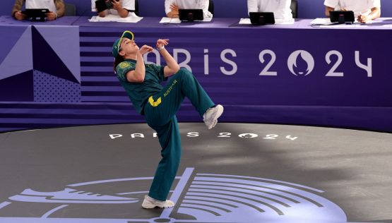 Parigi 2024, Rachel Gunn in arte Raygun diventa virale: la professoressa australiana disastrosa nella breakdance