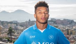 Napoli, ufficiale Neres ma la foto del giocatore scatena i tifosi: è ubriaco o non ha voglia di vivere