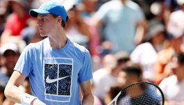 Sinner, il canale degli US Open disabilita i commenti per i troppi hater di Jannik: Wilander e McEnore divisi