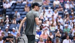 Us Open, Sinner galattico: disintegra la giovane promessa Michelsen e approda al terzo turno