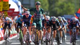 Vuelta a España, 7a tappa: van Aert ringrazia Kuss e fa doppietta davanti a Vacek e Michel